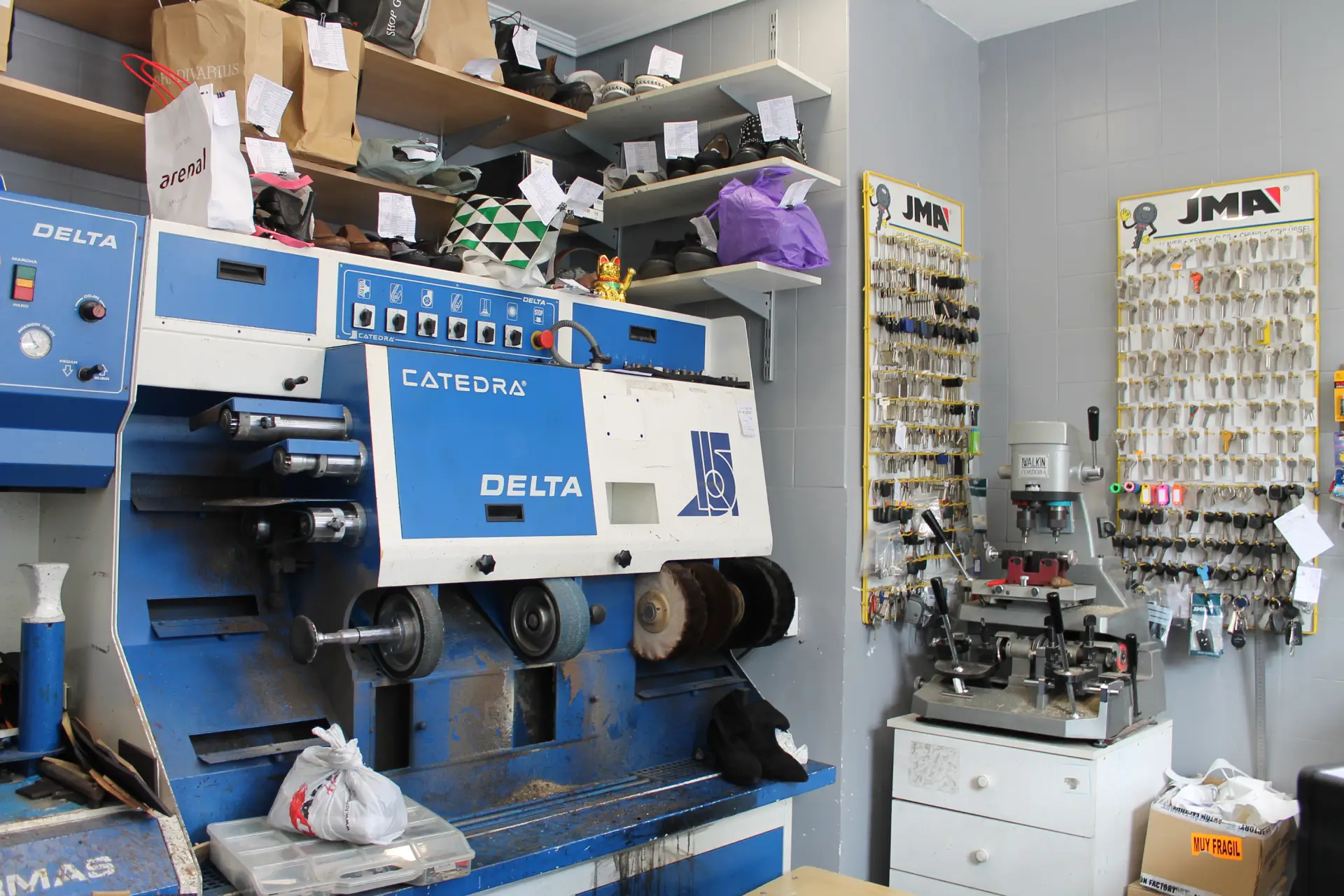 Reparación de Calzado y Duplicado de Llaves Titino icon